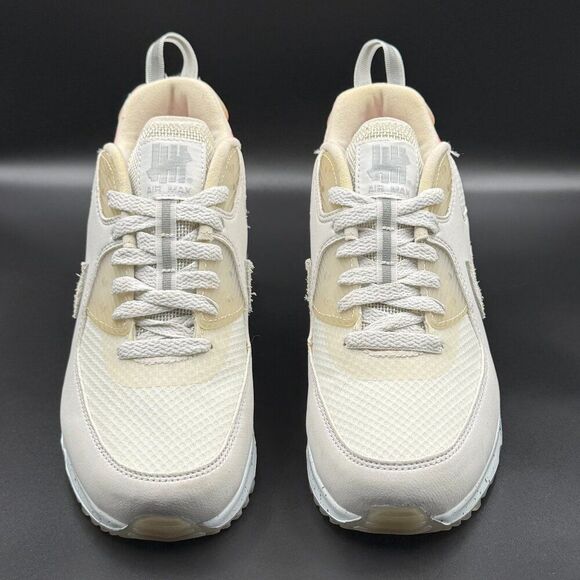 Nike x Undefeated Air Max 90 Platinum Tint - Picture 4 of 13